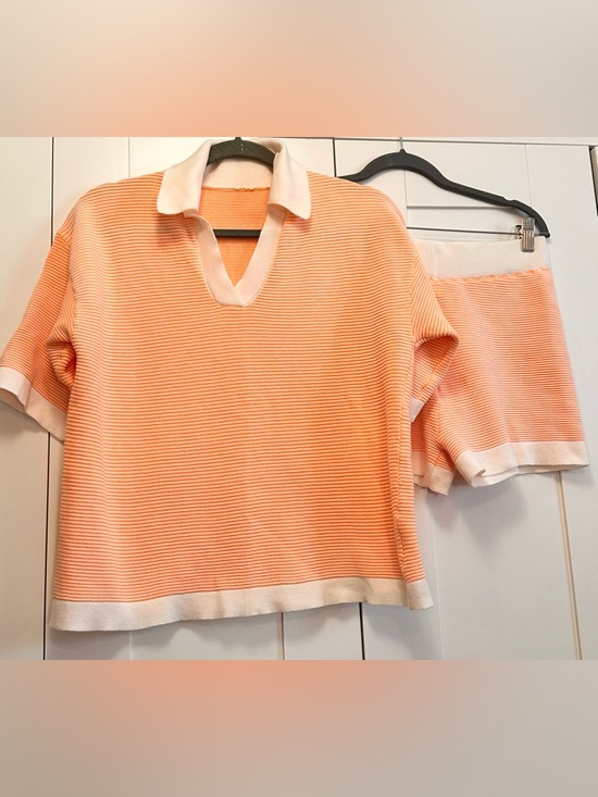 Pants - Orange and Cream Ribbed Two Piece V Neck Top and Shorts Set Sz MED NEW!